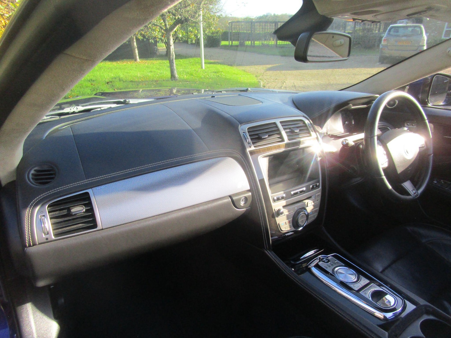 Used Jaguar XK 2010 for sale - 76632948: Photo 16