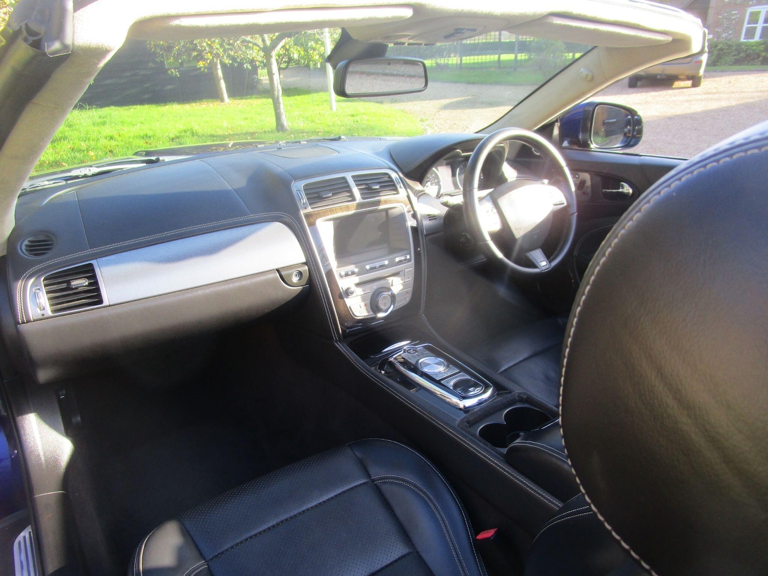 Used Jaguar XK 2010 for sale - 76632948: Photo 17