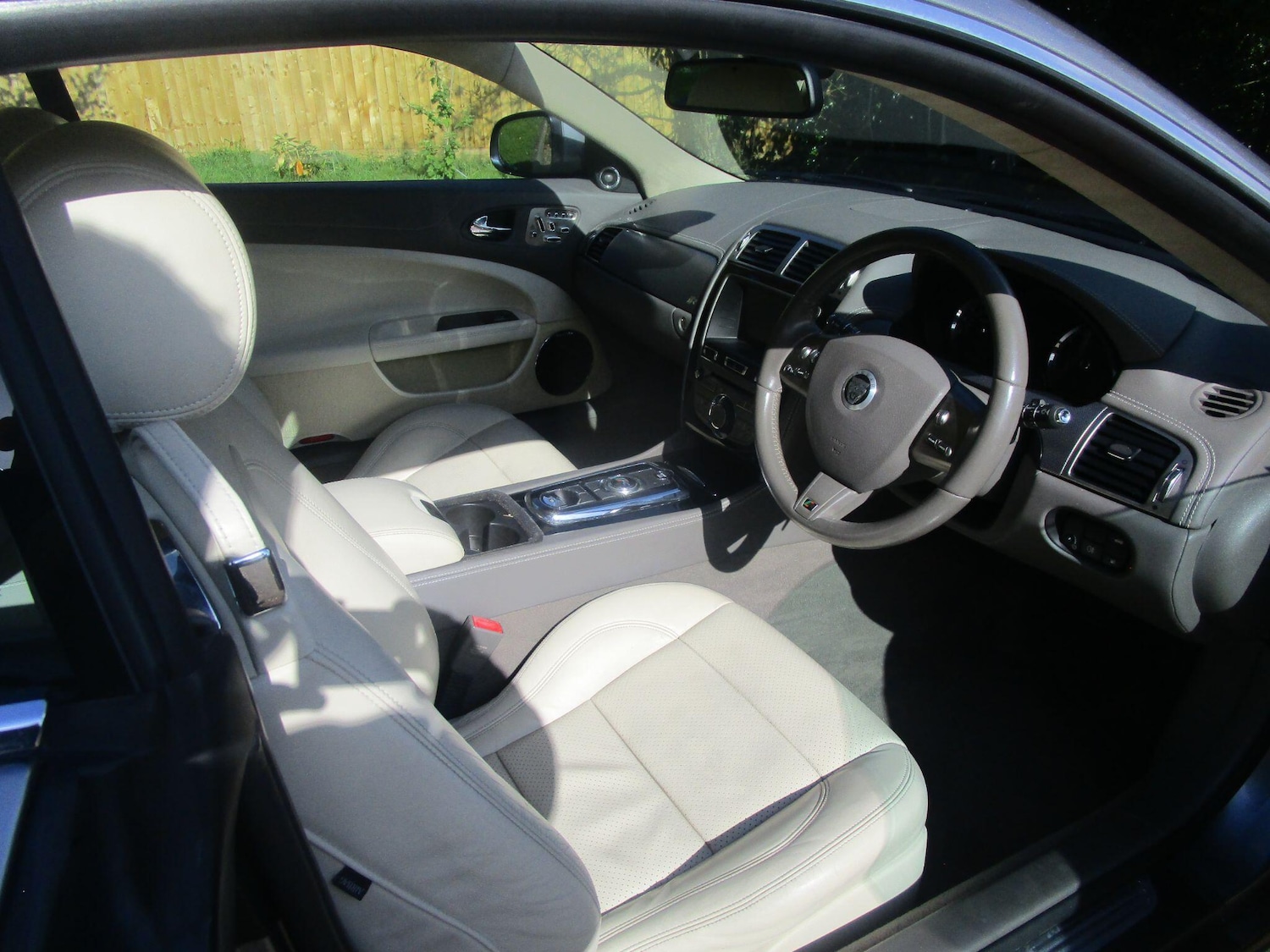 Used Jaguar XK 2012 for sale - 78170540: Photo 10