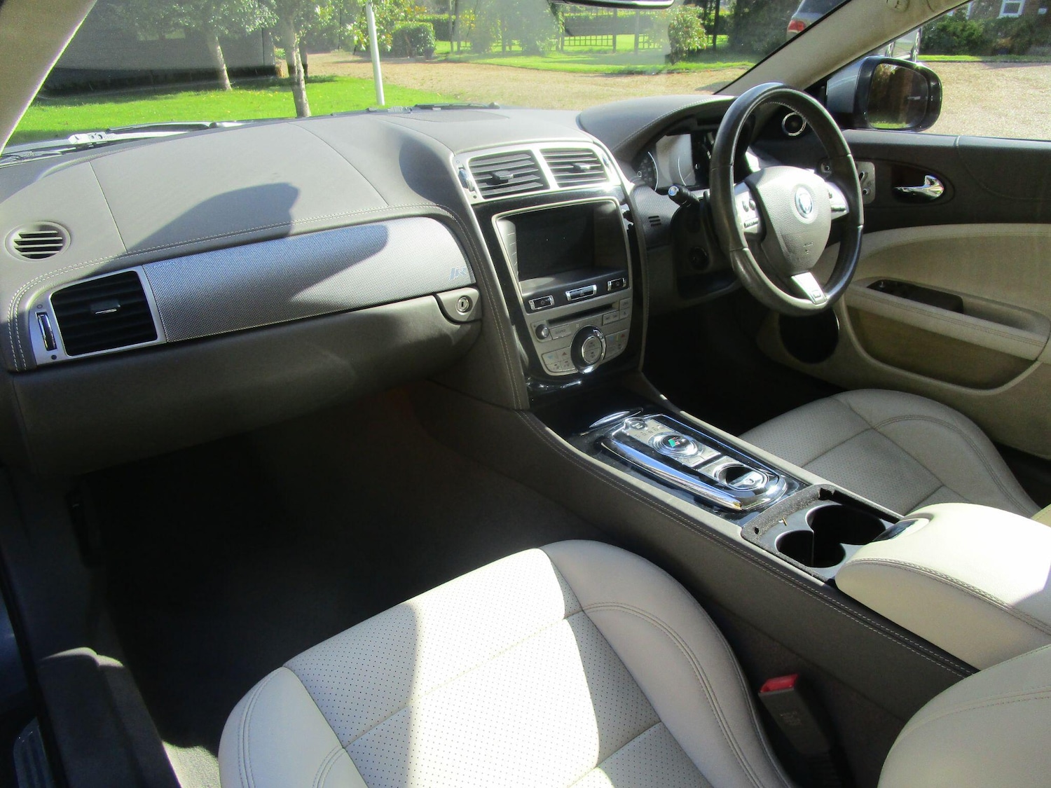 Used Jaguar XK 2012 for sale - 78170540: Photo 13