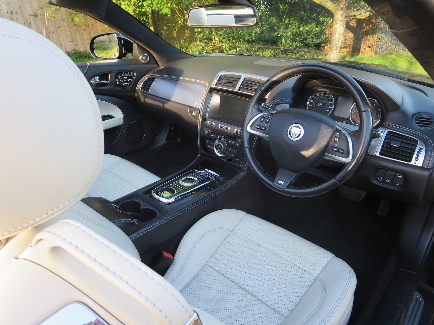 Used Jaguar XK 2012 for sale - 78170540: Photo 16