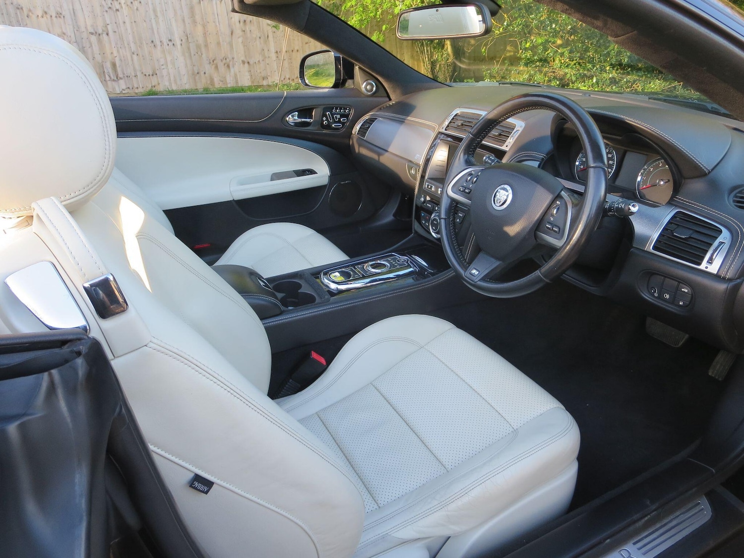 Used Jaguar XK 2012 for sale - 78170540: Photo 17