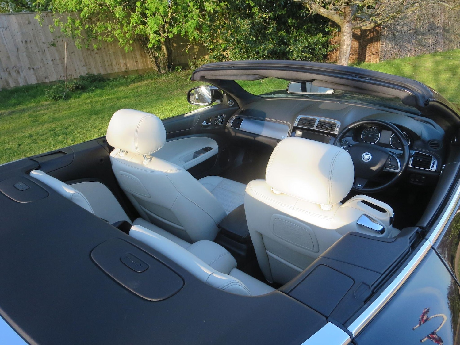 Used Jaguar XK 2012 for sale - 78170540: Photo 18