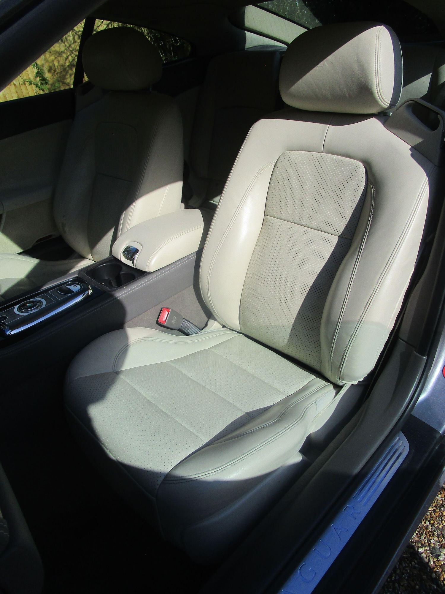 Used Jaguar XK 2012 for sale - 78170540: Photo 28