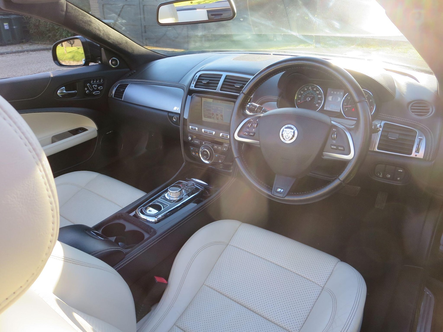 Used Jaguar XK 2012 for sale - 78170540: Photo 41