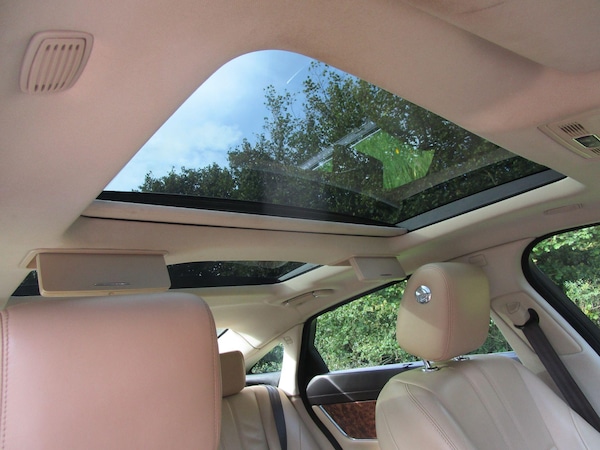 Used Jaguar XJ 2010 for sale - 75311487: Photo 11