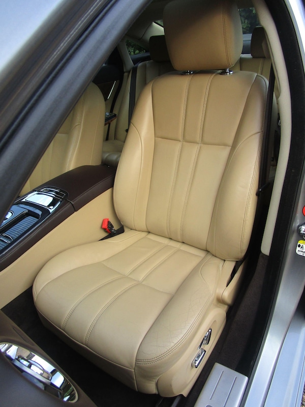 Used Jaguar XJ 2010 for sale - 75311487: Photo 33