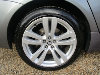 Used Jaguar XJ 2010 for sale - 75311487: Photo