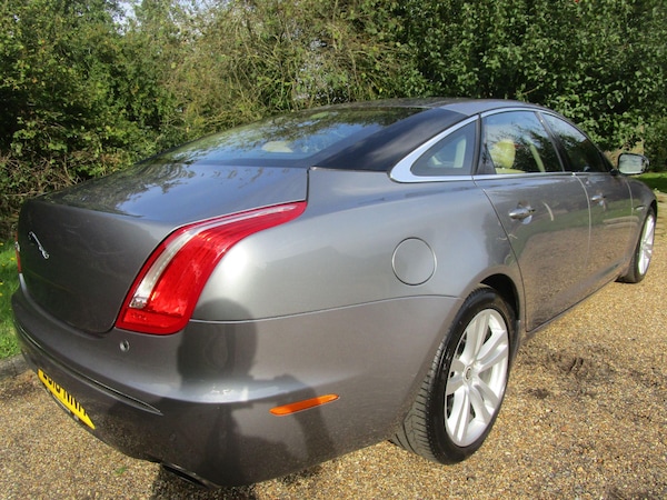 Used Jaguar XJ 2010 for sale - 75311487: Photo 6