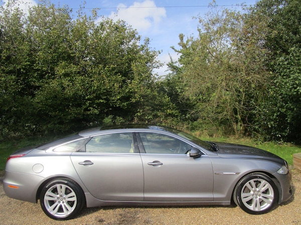Used Jaguar XJ 2010 for sale - 75311487: Photo 8
