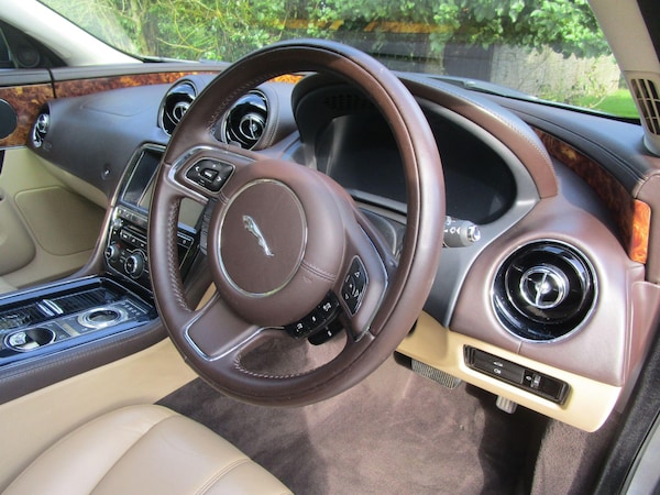 Used Jaguar XJ 2010 for sale - 75311487: Photo 9