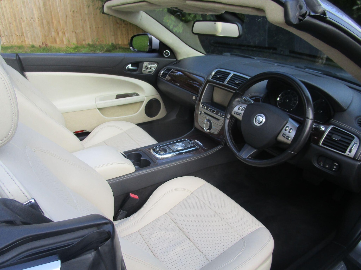 Used Jaguar XK 2010 for sale - 76511869: Photo 15