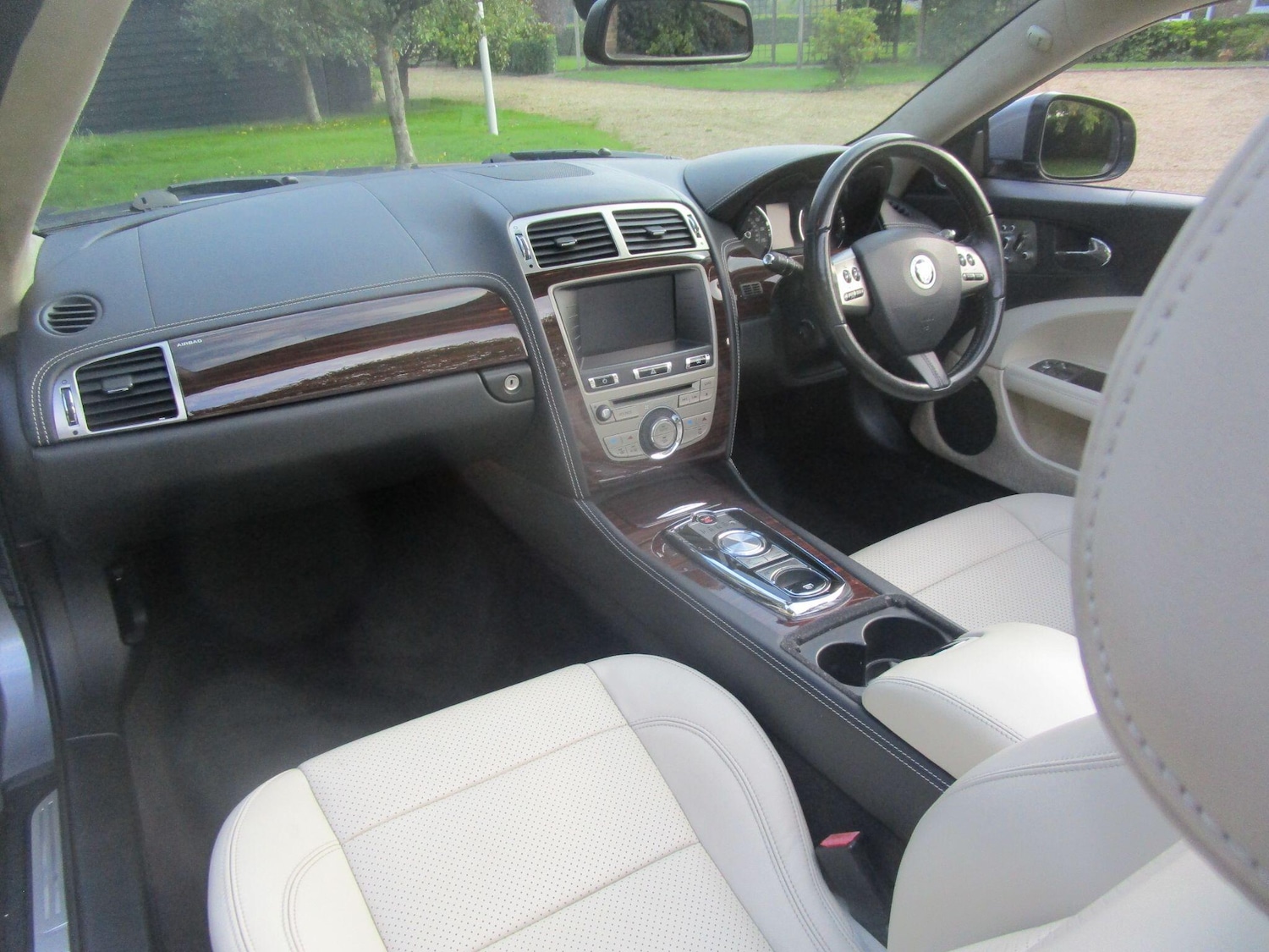 Used Jaguar XK 2010 for sale - 76511869: Photo 18