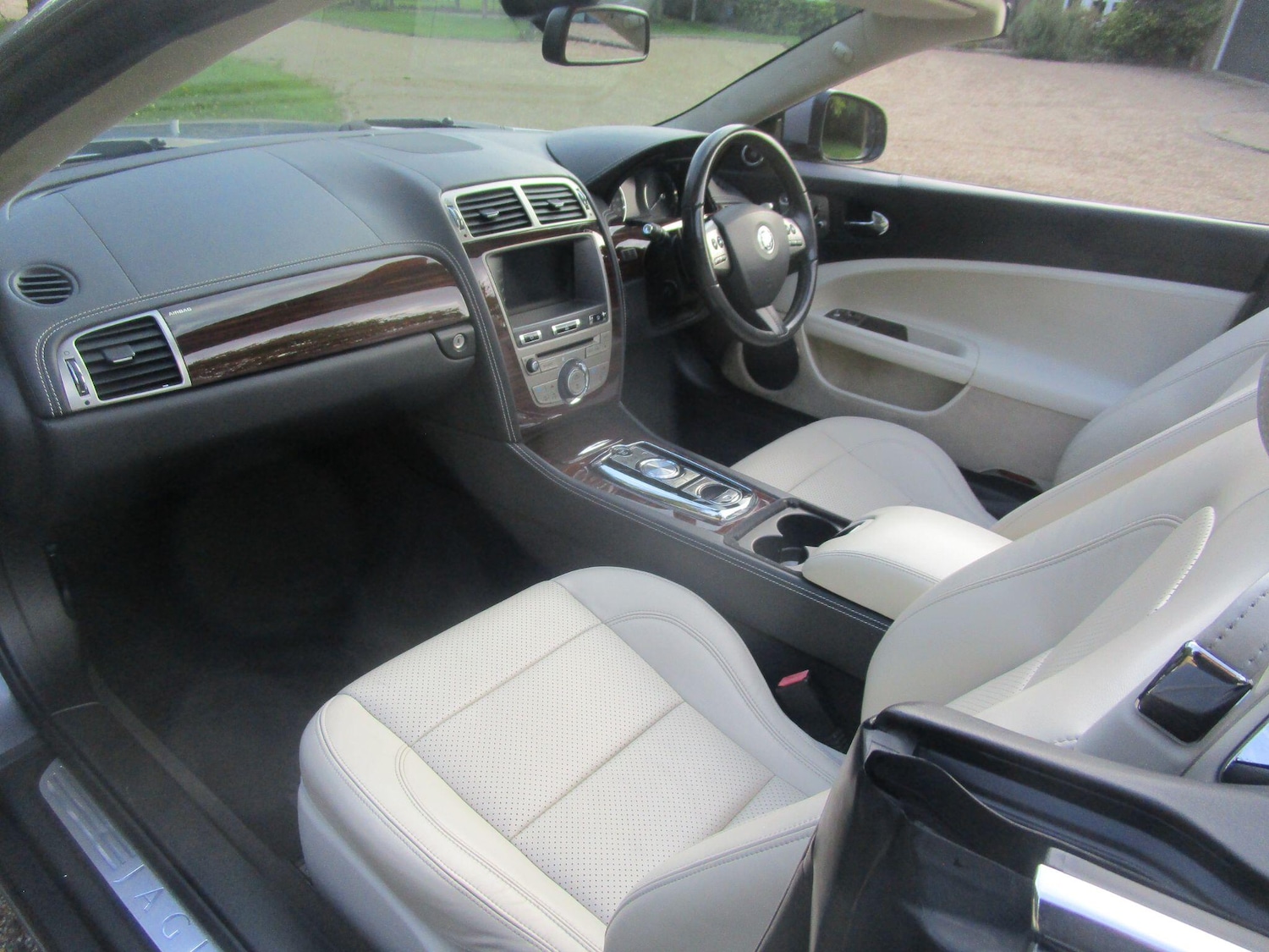 Used Jaguar XK 2010 for sale - 76511869: Photo 19