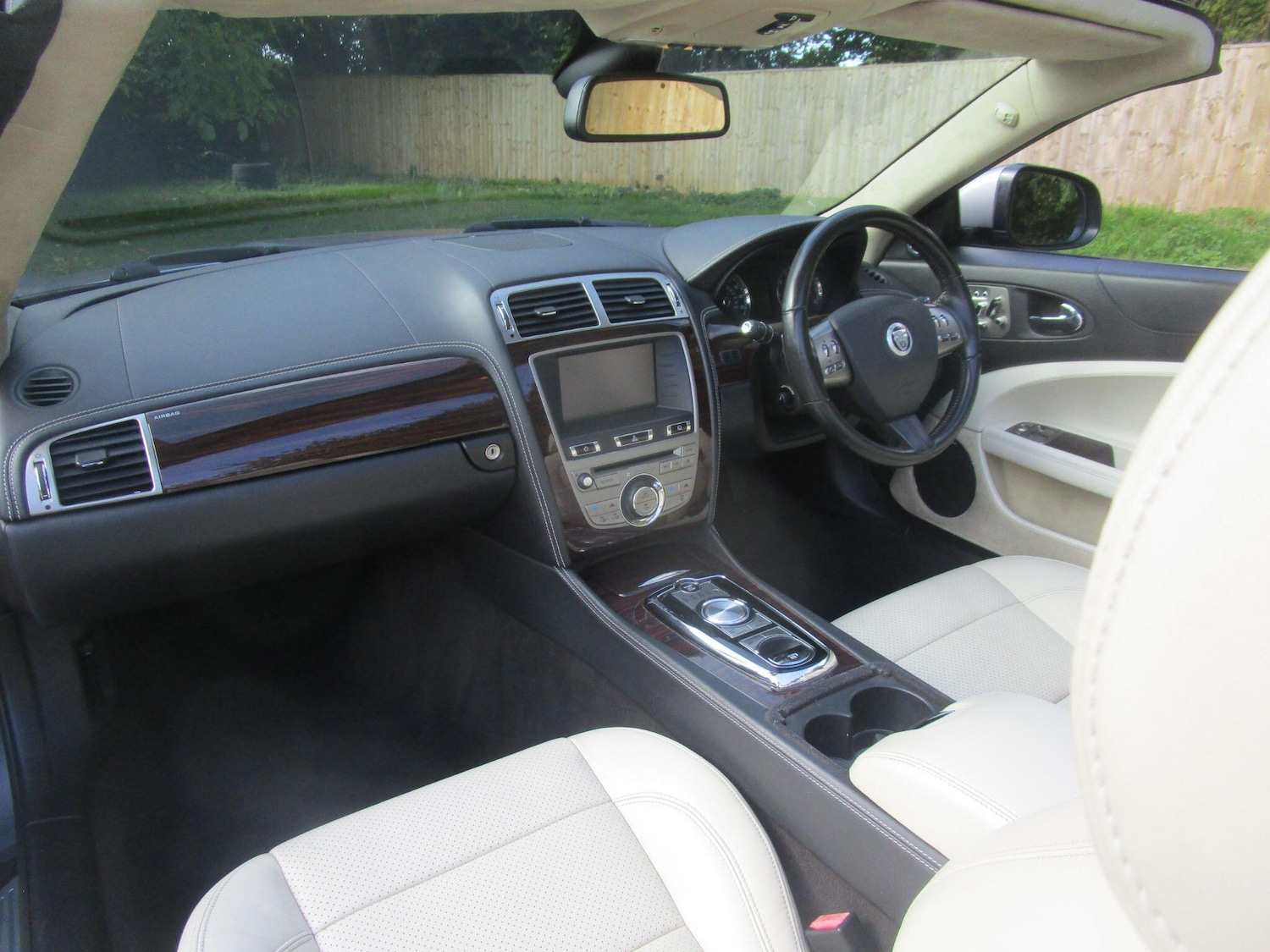 Used Jaguar XK 2010 for sale - 76511869: Photo 31