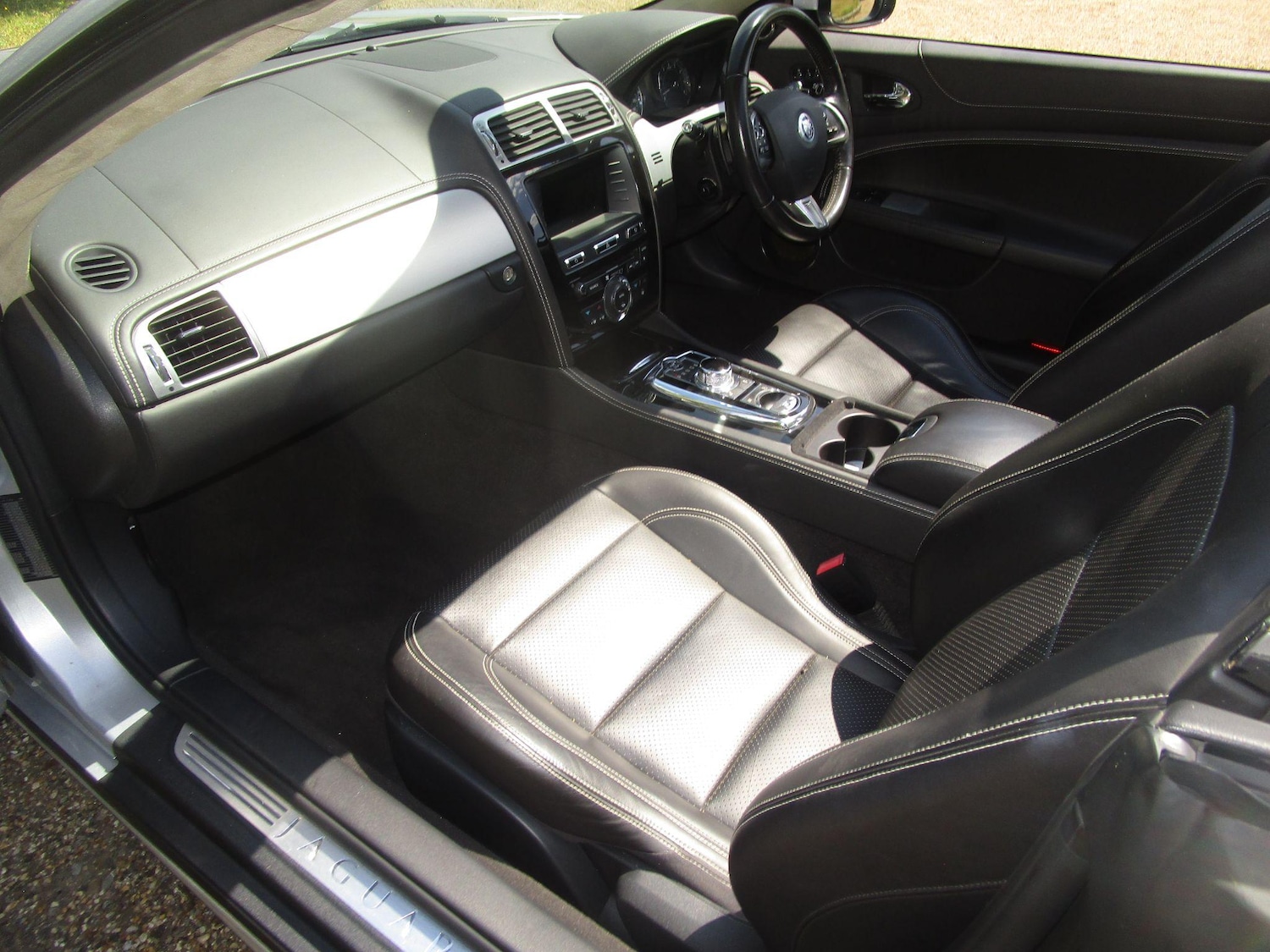 Used Jaguar XK 2011 for sale - 77155946: Photo 17