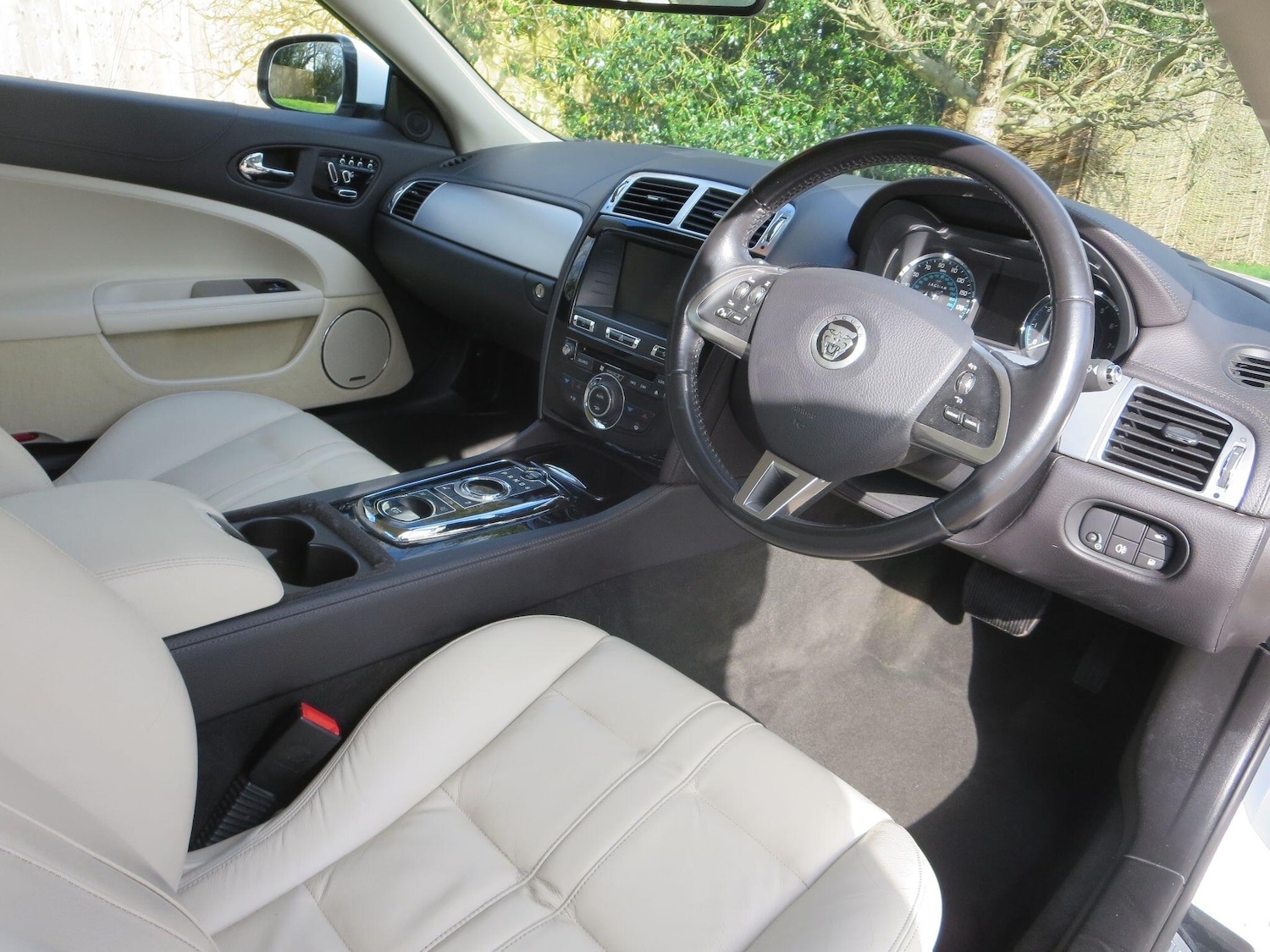 Used Jaguar XK 2012 for sale - 77839118: Photo 10