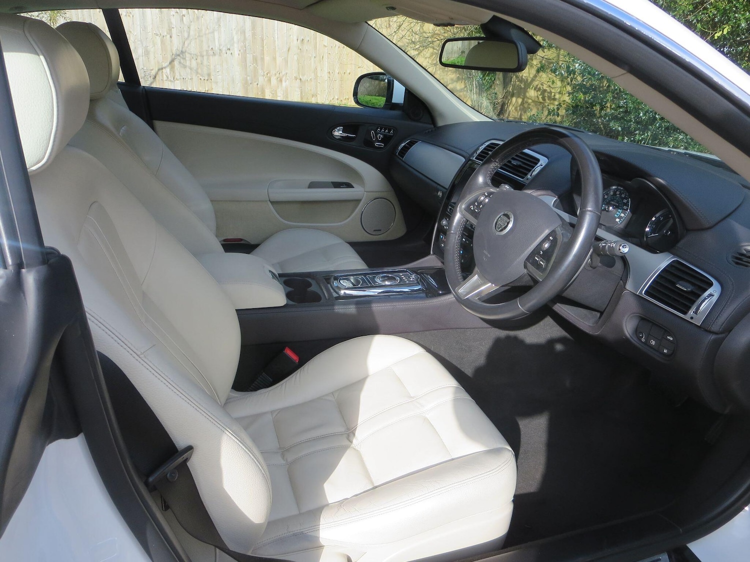 Used Jaguar XK 2012 for sale - 77839118: Photo 11