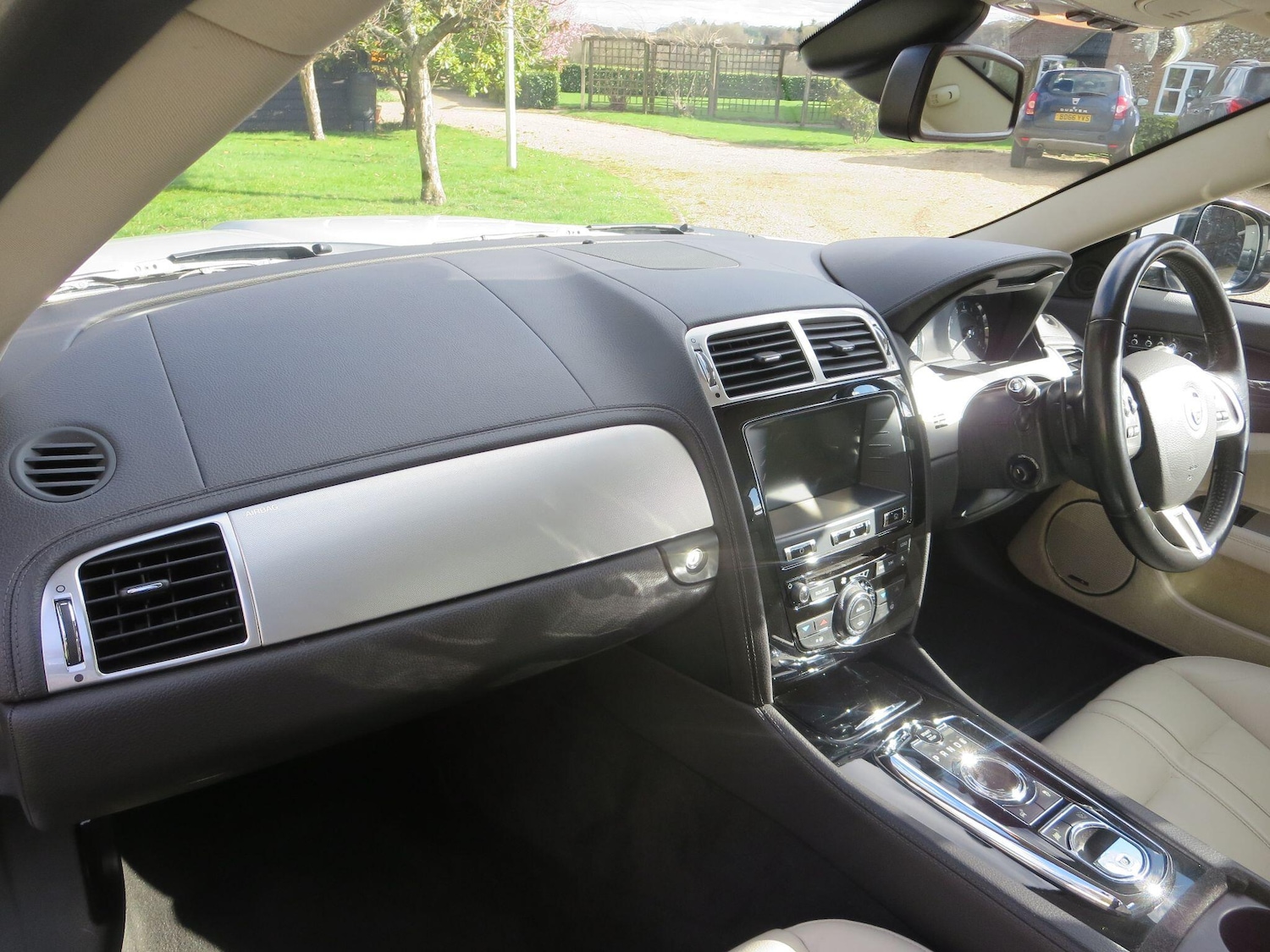 Used Jaguar XK 2012 for sale - 77839118: Photo 12