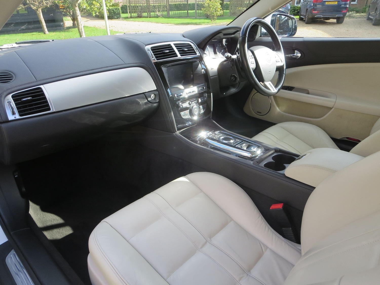 Used Jaguar XK 2012 for sale - 77839118: Photo 14