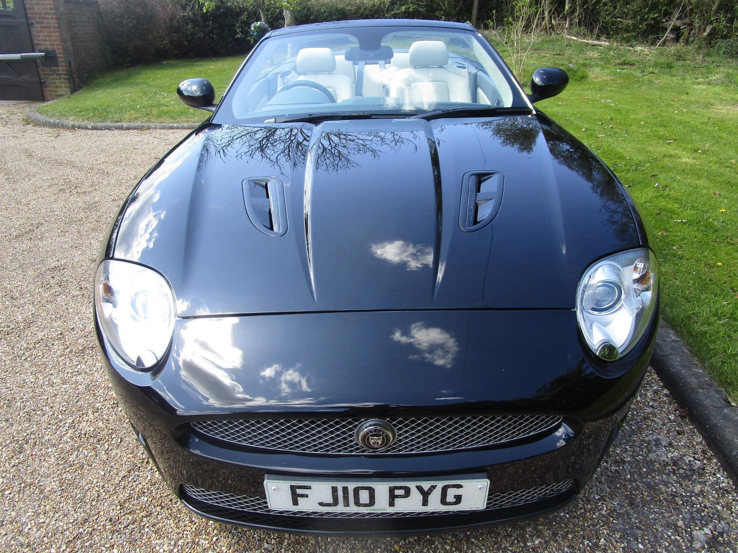 Used Jaguar XKR 2010 for sale - 76989409: Photo 8