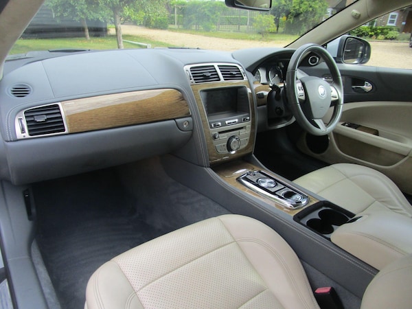 Used Jaguar XK 2010 for sale - 75728857: Photo 12