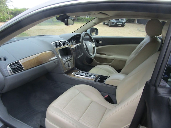 Used Jaguar XK 2010 for sale - 75728857: Photo 13