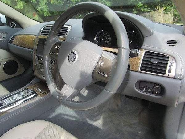 Used Jaguar XK 2010 for sale - 75728857: Photo 8