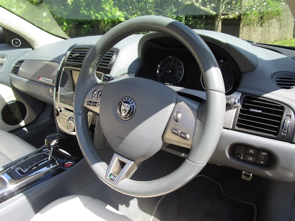Used Jaguar XKR 2010 for sale - 74455548: Photo 12