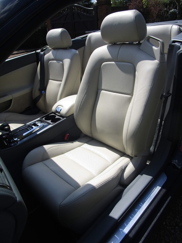 Used Jaguar XKR 2010 for sale - 74455548: Photo 16