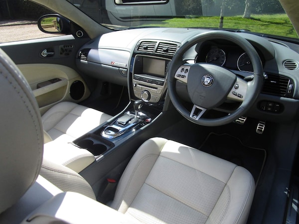 Used Jaguar XKR 2010 for sale - 74455548: Photo 31