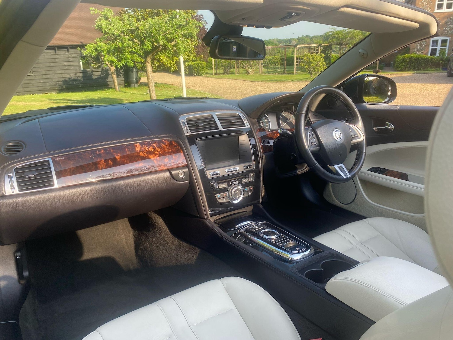 Used Jaguar XK 2011 for sale - 77939832: Photo 4