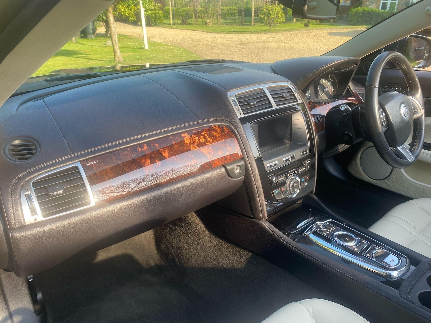 Used Jaguar XK 2011 for sale - 77939832: Photo 5