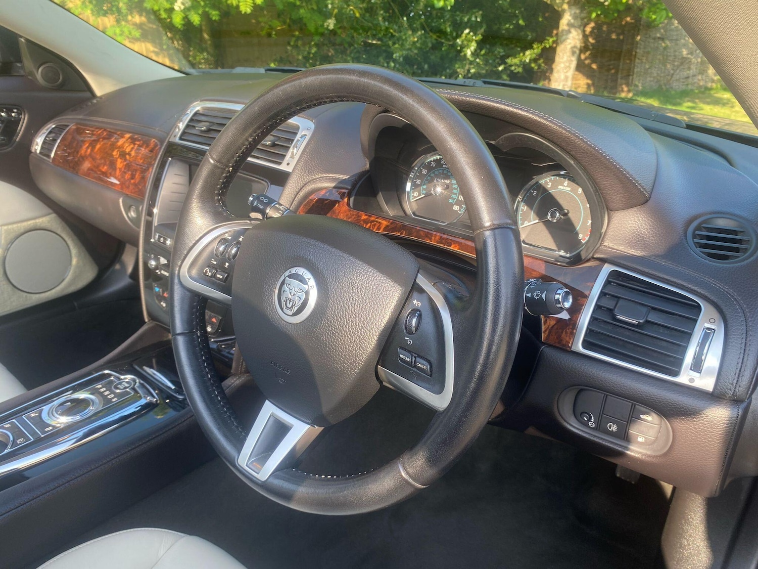 Used Jaguar XK 2011 for sale - 77939832: Photo 9