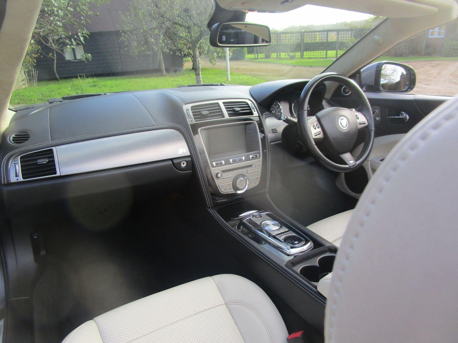 Used Jaguar XK 2010 for sale - 76752885: Photo 15