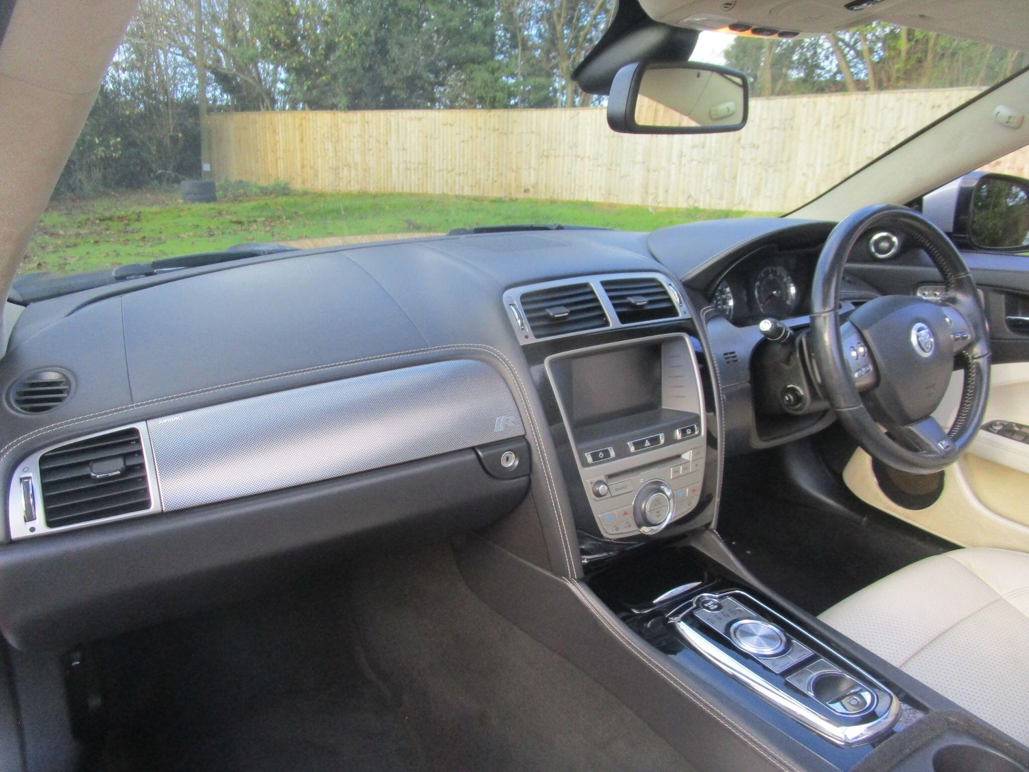 Used Jaguar XK 2010 for sale - 76752885: Photo 16