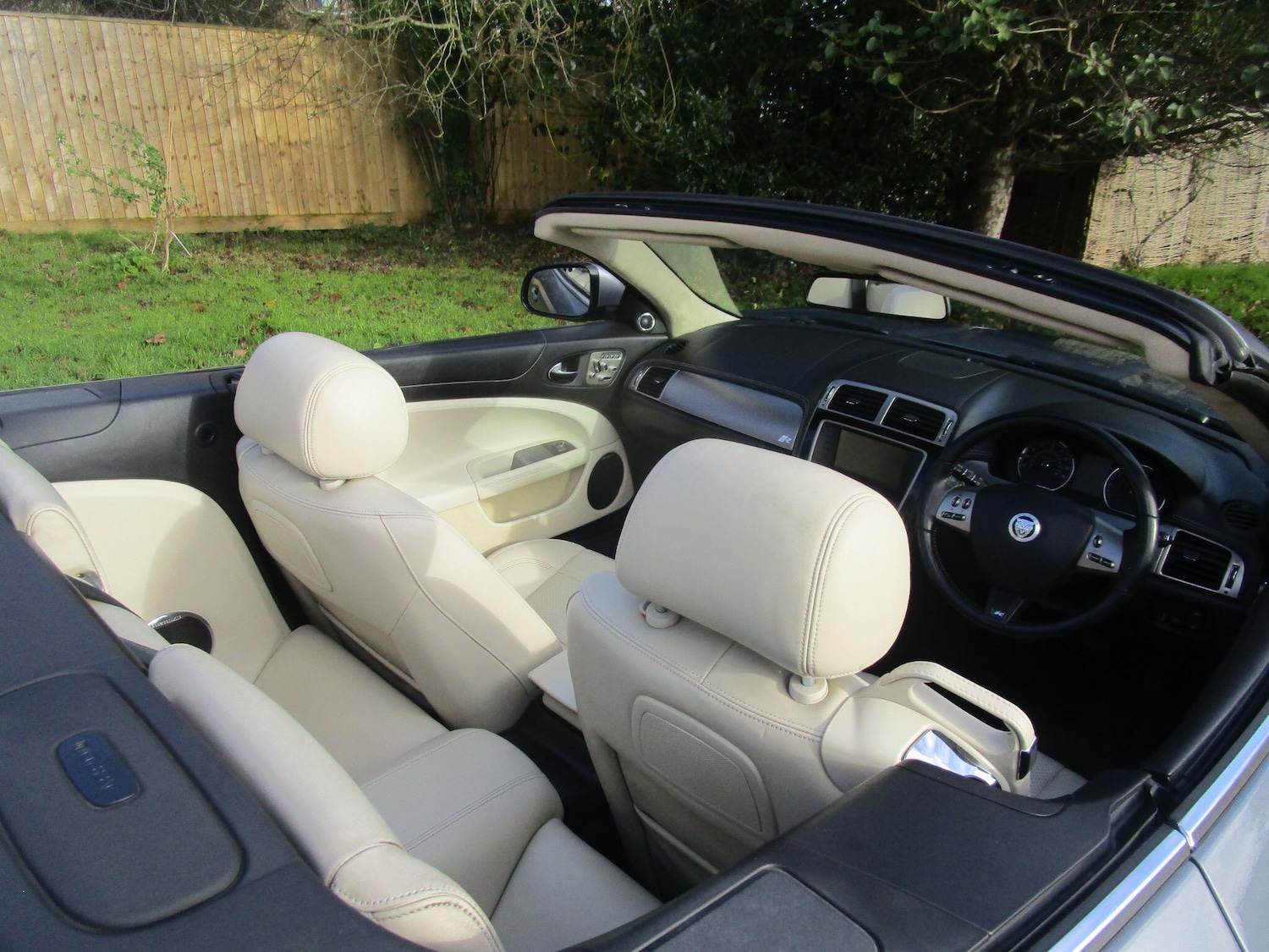 Used Jaguar XK 2010 for sale - 76752885: Photo 19
