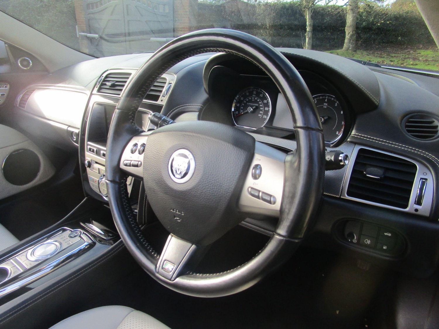 Used Jaguar XK 2010 for sale - 76752885: Photo 25