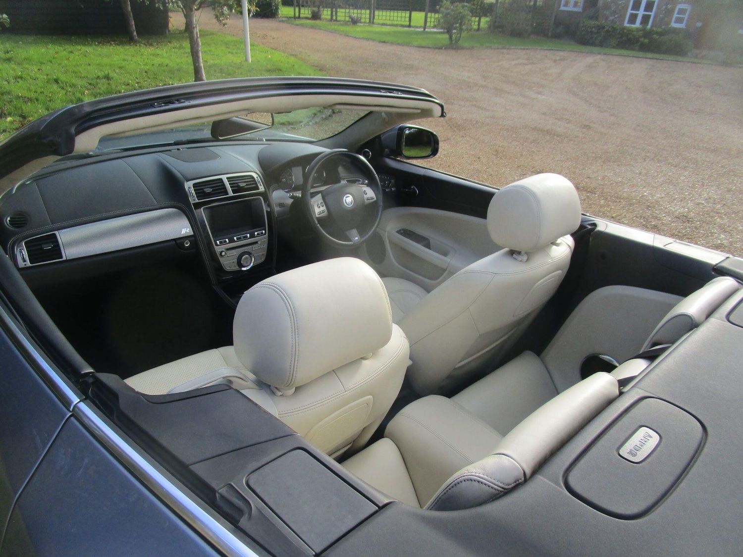 Used Jaguar XK 2010 for sale - 76752885: Photo 27