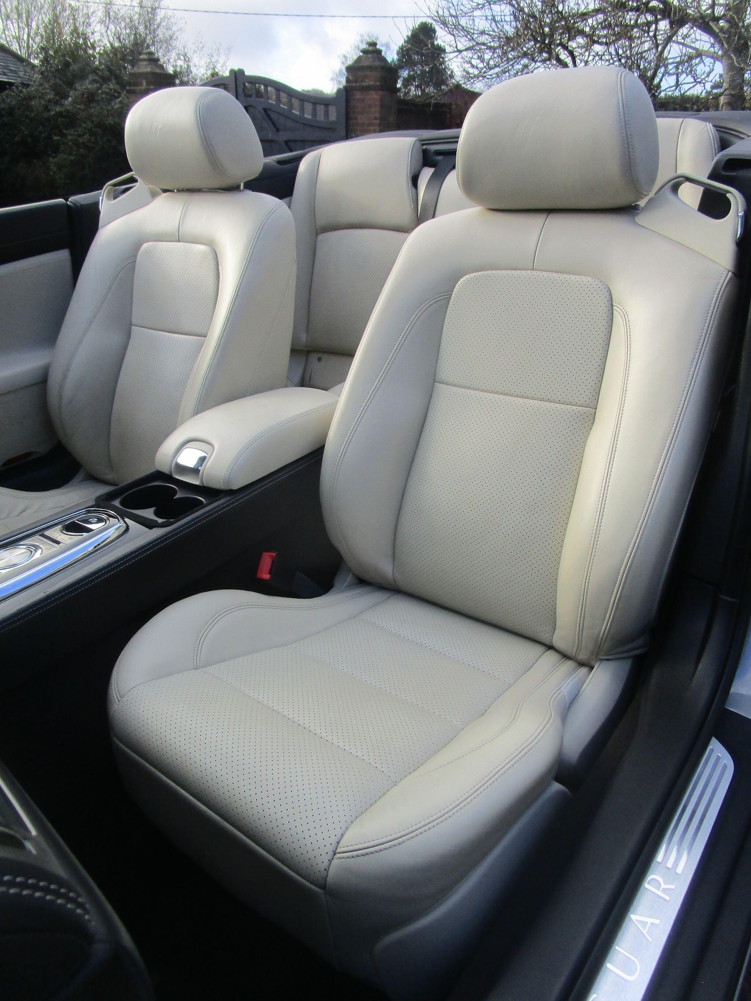 Used Jaguar XK 2010 for sale - 76752885: Photo 28