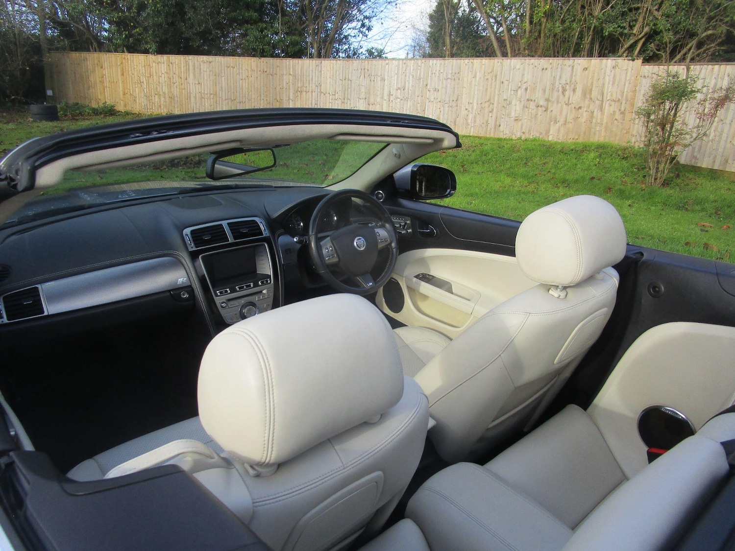Used Jaguar XK 2010 for sale - 76752885: Photo 29