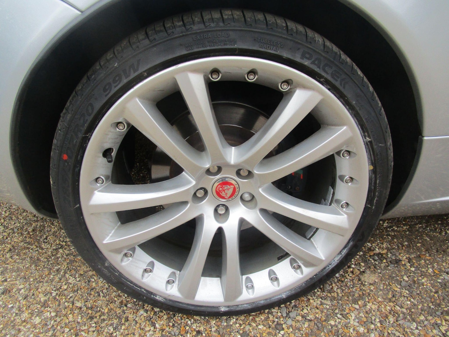 Used Jaguar XKR 2007 for sale - 76294461: Photo 4