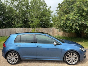 Used Volkswagen Golf 2017 for sale - 78742056: Photo
