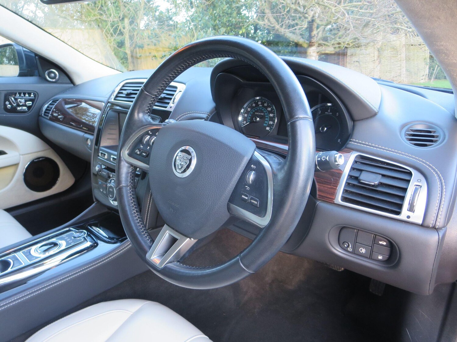 Used Jaguar XK 2011 for sale - 77524746: Photo 9