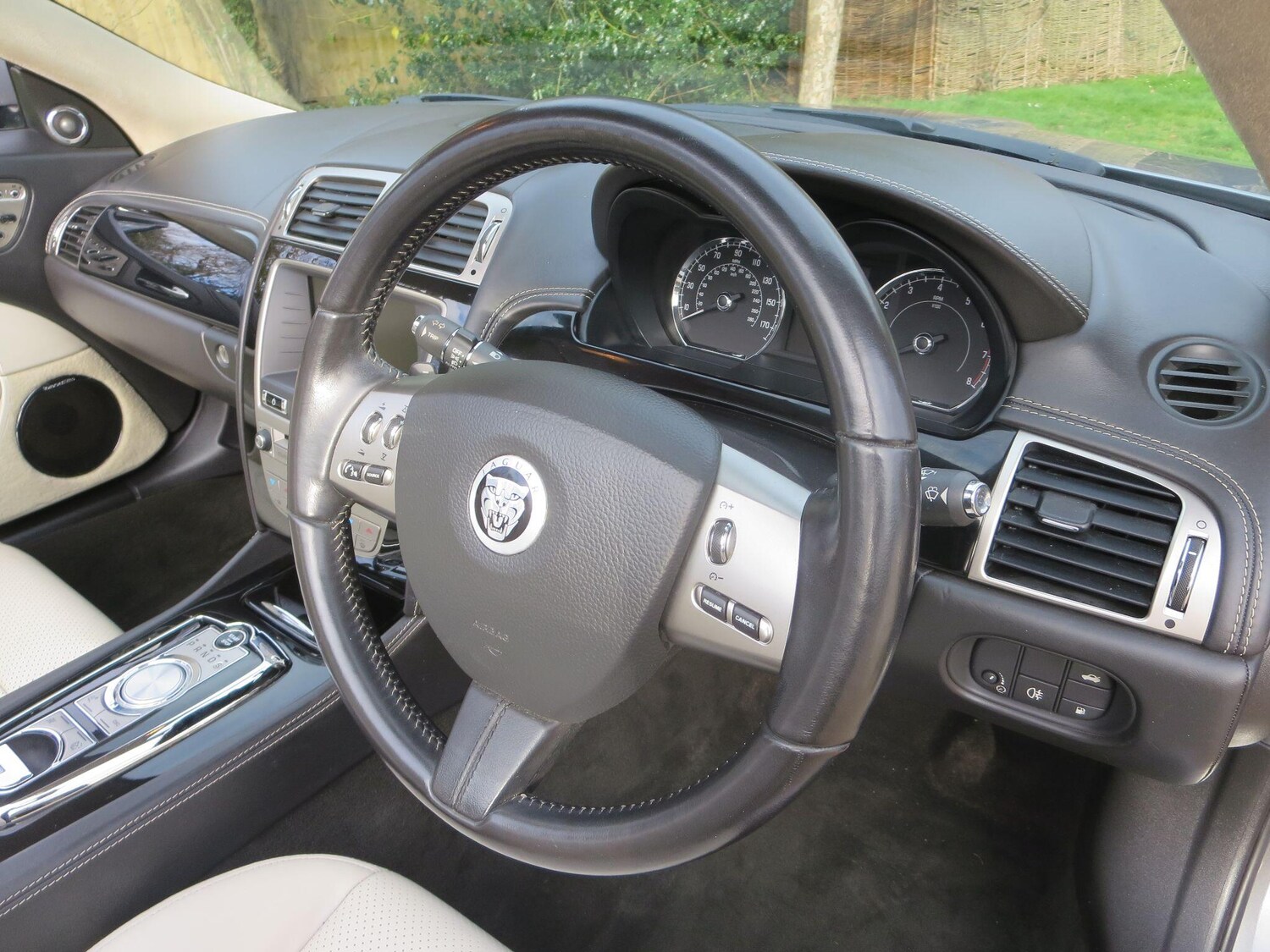 Used Jaguar XK 2011 for sale - 77838596: Photo 13