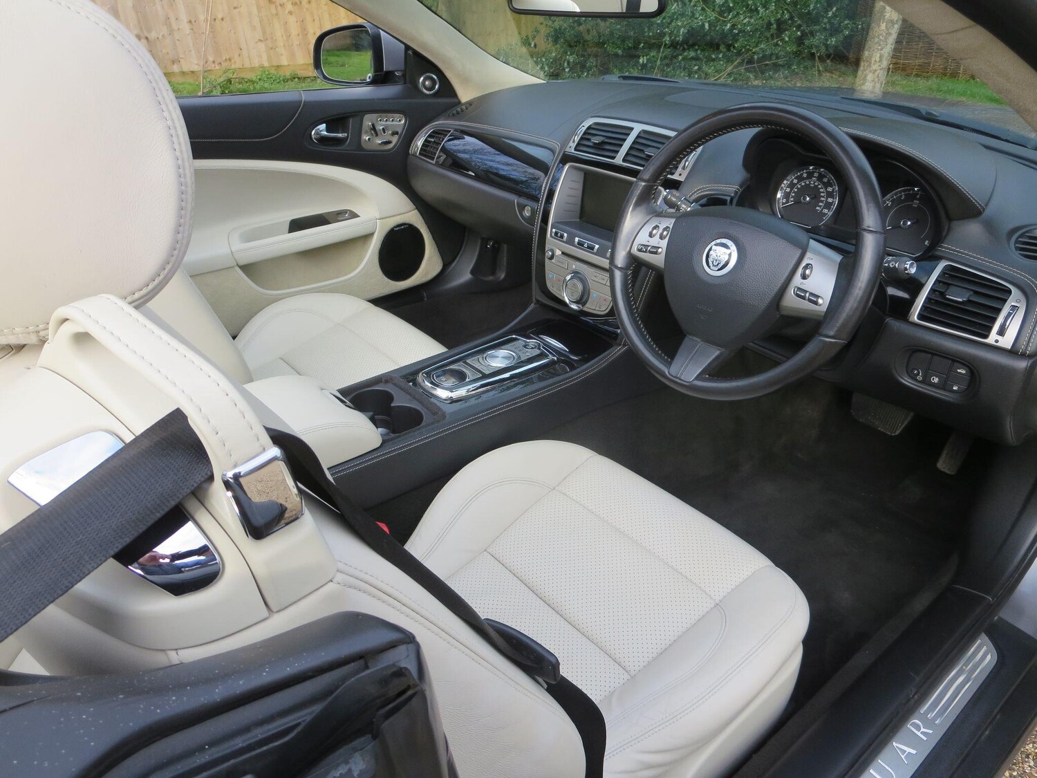 Used Jaguar XK 2011 for sale - 77838596: Photo 15