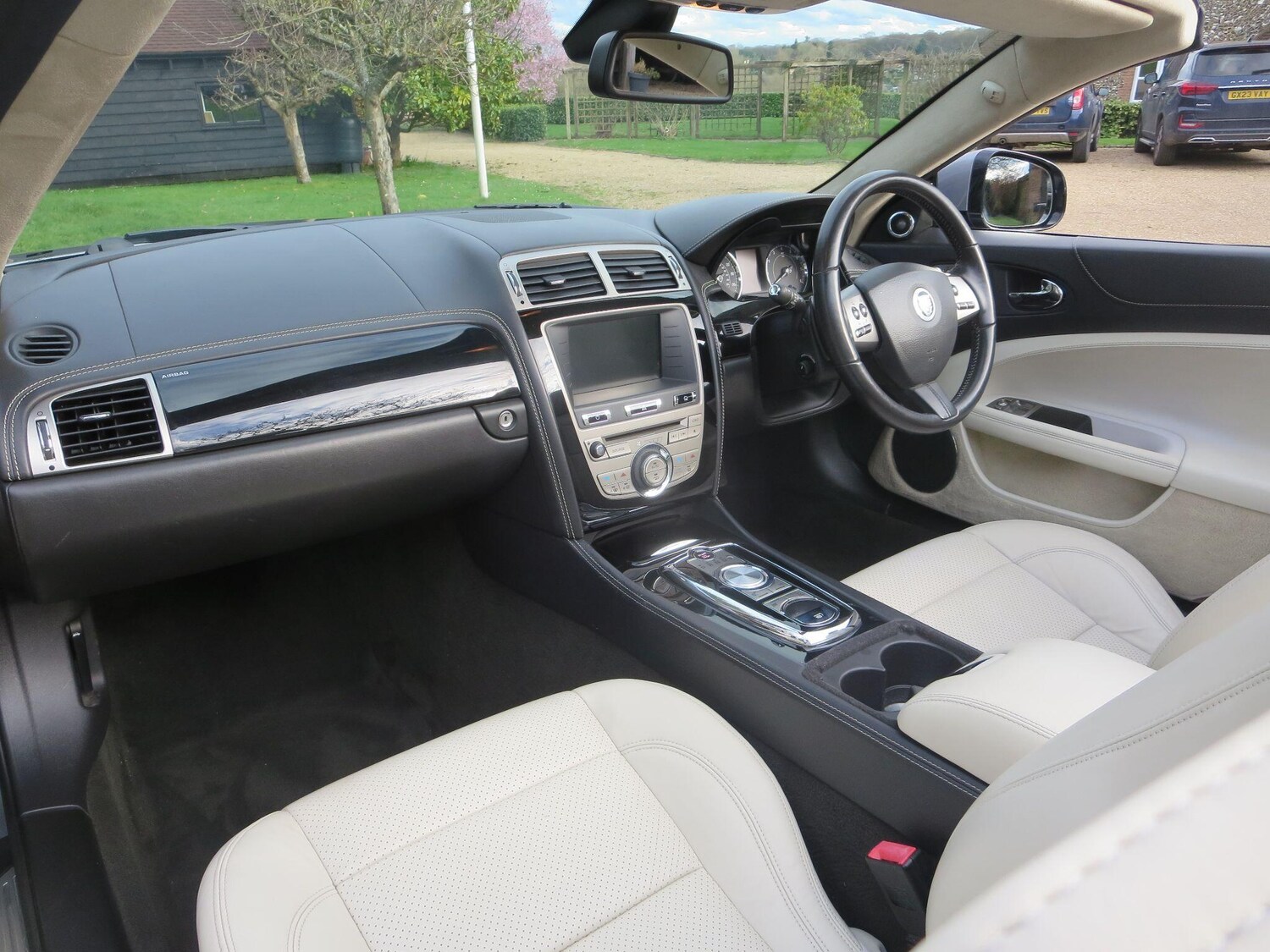 Used Jaguar XK 2011 for sale - 77838596: Photo 17