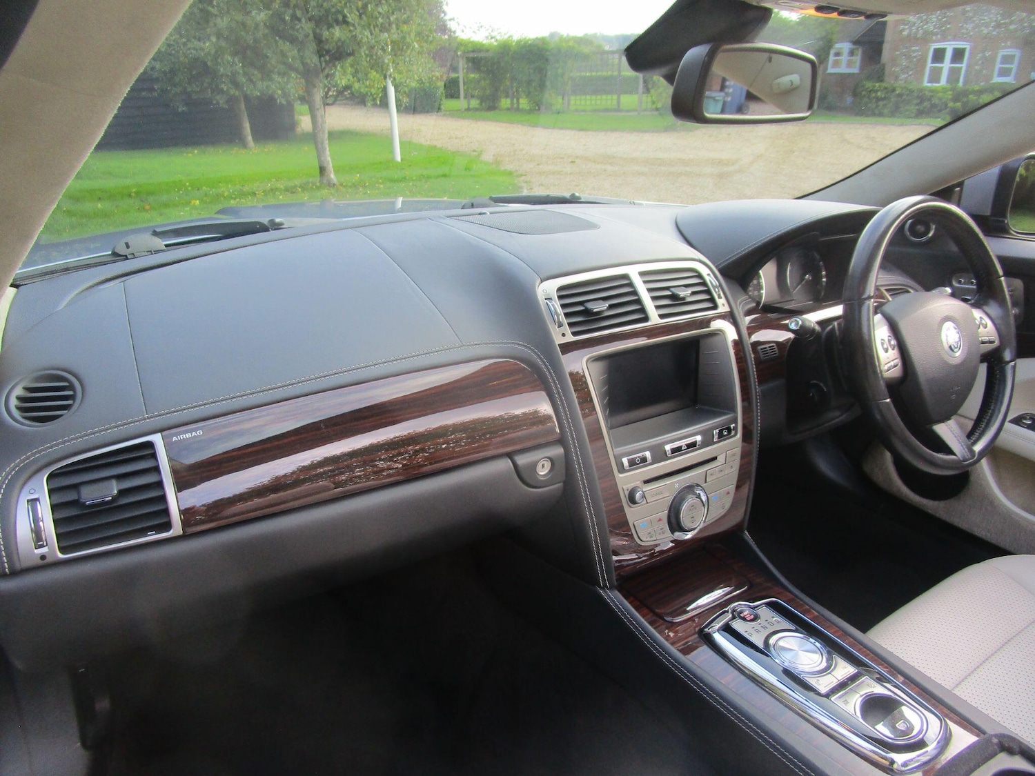 Used Jaguar XK 2010 for sale - 76989795: Photo 17