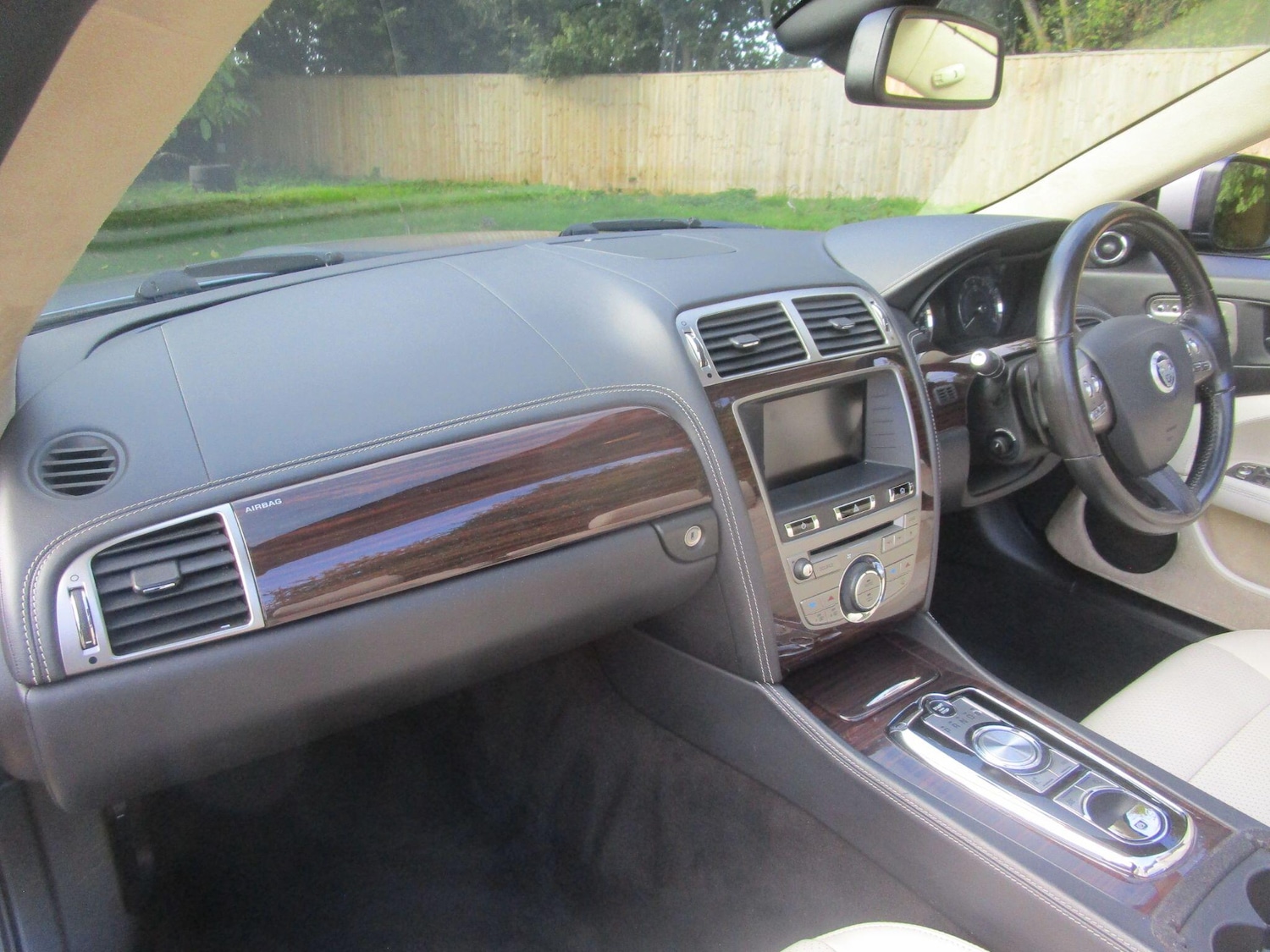 Used Jaguar XK 2010 for sale - 76989795: Photo 30