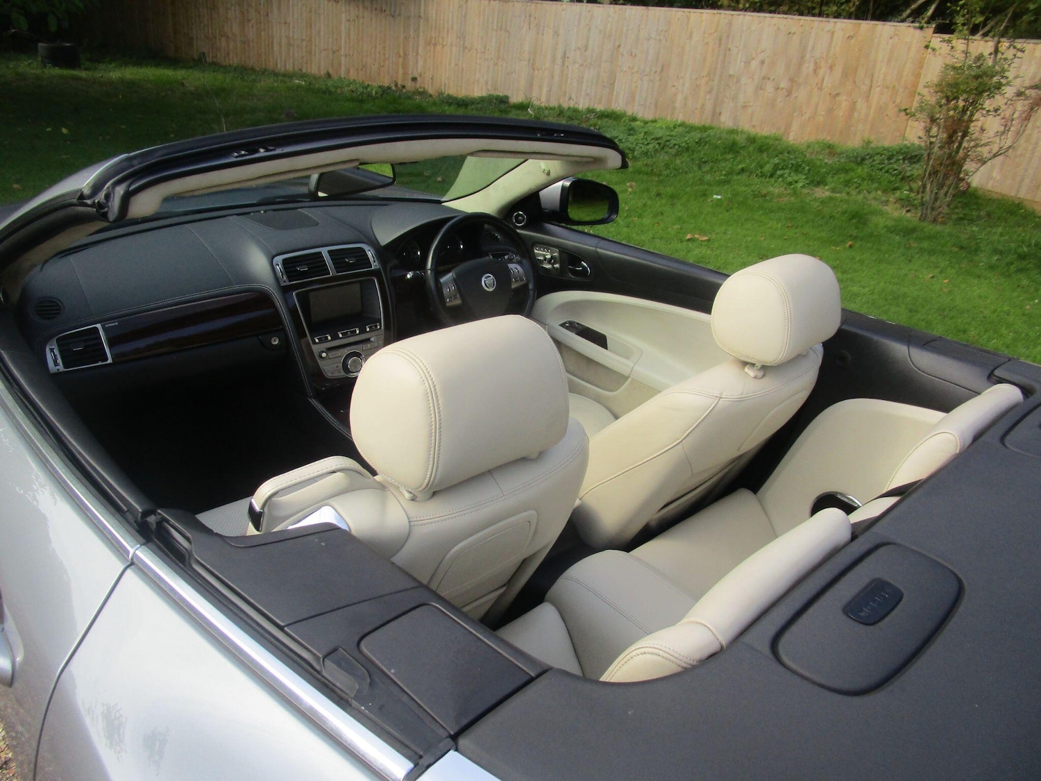 Used Jaguar XK 2010 for sale - 76989795: Photo 32